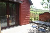 The Nook - Farm Park Stay with Hot Tub & Dome - B&B Swansea