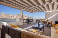 ISG Apartments Modern atticpool at the CathedralFree parking - B&B Sevilla