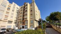 Enjoy Lisbon Cascais Sintra 1200 metres to metro blue line Sintra Rail line Free Parking - B&B Amadora