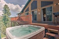 B&B Ruidoso - Sic em Bears Ruidoso Cabin with Hot Tub and Deck! - Bed and Breakfast Ruidoso