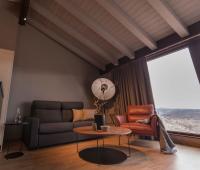 King Suite with Spa Bath - 4