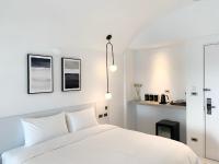 Queen Room with Balcony