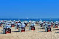 Ferienhäuschen Küstenwald bei Warnemünde, eigener Garten, Terrasse mit Strandkorb, 400m zum Strand - B&B Diedrichshagen