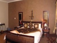 Luxury Queen Room