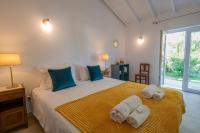 Kamer met Kingsize Bed en Uitzicht op het Zwembad
