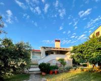Vacation Family House on the Beach - Ferienwohnung Stara Novalja