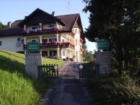 Haus Rosenauer Zimmer & Ferienwohnungen - B&B Nussdorf am Attersee