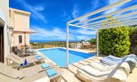 Cretan Sunny Villa With Heated Pool - B&B Kournás
