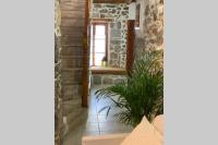 Lava House - B&B Mandráki