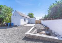 Lovely 1-Bed Cottage in Kelty with Hot Tub - B&B