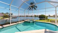 Luxury Rental Walkable To Beach With Wide Water Views I Pet Friendly - Chambres d’hôtes Marco Island