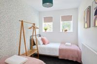 Links to M62 - 3 bedroom property - B&B