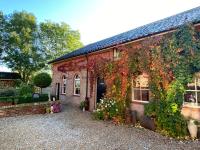 Betsey Trotwood. Historic stylish 2-bed cottage. - Chambres d'hôtes Blundeston