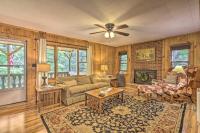 Near Hiking Roaring Gap Retreat with Fire Pit! - Ferienwohnung