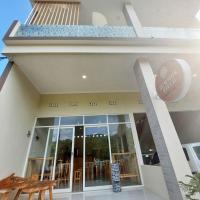 Summerfield Homestay and Cafe - B&B Pacitan