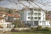 Karadzhovy Guest House - B&B Kalofer