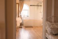 Suite met Kingsize Bed en Uitzicht op Zee