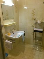 Camera Familiare con Bagno Privato