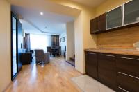One-Bedroom Apartment (Private Parking)