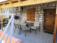 Family Room with Garden View