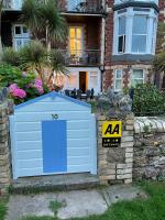 Bedford Holiday Apartments - Bed and Breakfast