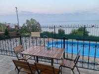 Flower Breeze - Ferienwohnung Shipinki