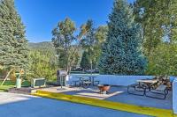 Red River Townhome with Balcony & Mtn Views! - B&B Red River