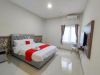 B&B Purwokerto - RedDoorz Syariah near GOR Satria Area - Bed and Breakfast Purwokerto