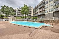 Beach and Pool Access Lake of the Ozarks Condo! - Ferienwohnung Osage Beach