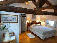 Charoul'Hôtes Gîtes et roulotte insolite - B&B Saint-André-sur-Sèvre