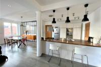 Superbe Loft 100m2 Proche Cathédrale avec Parking - Ferienwohnung