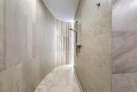 Apartment with Shower