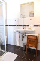 Camera Matrimoniale con Vista Giardino