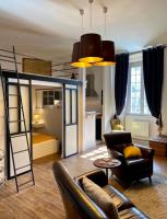 Dinan « La vie de château » manoir XIe parc étang - B&B Taden