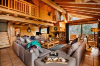 Ferme A Jules - Stunning Farmhouse sleeps up to 26 - B&B Montriond
