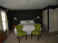King Bed - Room 5