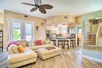 B&B Clearwater Beach - Colorful Townhome, Steps to Clearwater Beach! - Bed and Breakfast Clearwater Beach