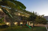 Lilium Villa, a Family Nature Escape with Pool, By ThinkVilla - Chambres d'hôtes Pérama