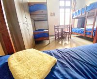 Posto Letto in Dormitorio con 6 Letti 