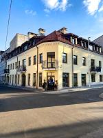 cohost I OldTown 60m2 APT w-Garage Parking, Balcony & Self Check-in - B&B Vilnius