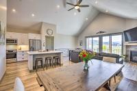 3 Mi to Granby Ranch Townhome with Balcony and Views - B&B Granby