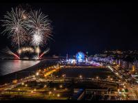 Le famillial , 2 chambres, 4 lits double Avec parking PRIVE 1 VOITURE, NETFLIX, lits faits et serviettes de toilette sur place - Chambres d'hôtes Dieppe
