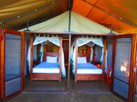 Luxe Tent met 2 Aparte Bedden en Uitzicht op Meer