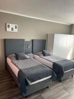 Vierbettzimmer mit Bad