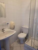 Chambre Familiale avec Salle de Bains