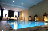 EUGENIE: 1 er ETAGE - B&B