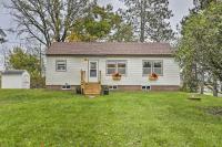 Birchwood Cottage with Red Cedar Lake Access! - B&B Birchwood