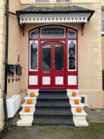 Mostyn Villa Free Private Parking - B&B