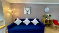 B&B Reading - RiverView 1 Bed Apartment with Parking by CozyNest - Bed and Breakfast Reading
