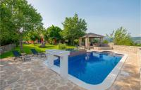 B&B Grubine - Cozy Home In Grubine With Outdoor Swimming Pool - Bed and Breakfast Grubine